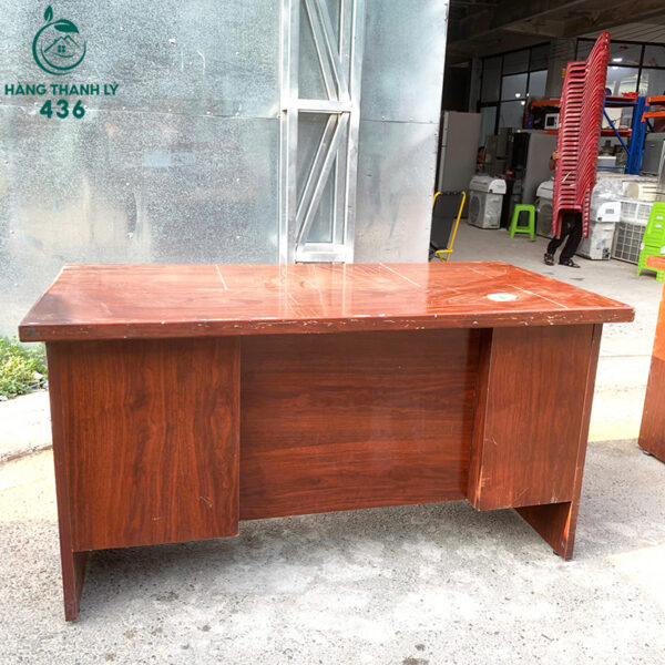 ban lam viec cu 1m4x70cmx75cm mau nau co hoc tu mau 2 1