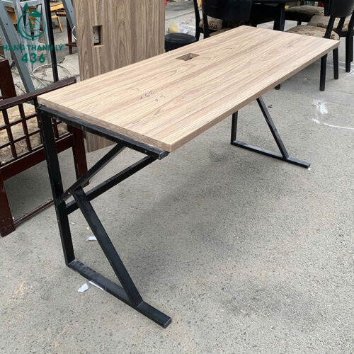Bàn Làm Việc Cũ 1M5X60CM Mặt Gỗ Chân Chữ K 2 ban lam viec cu 1mm5x60 mat go chan chu k 2