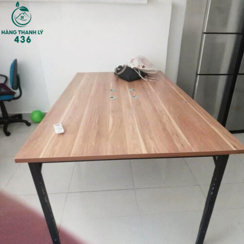 ban lam viec cu 2m4x1m2 mat go chan sat chac chan 1