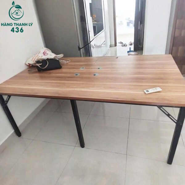 ban lam viec cu 2m4x1m2 mat go chan sat chac chan 2