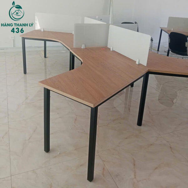 ban lam viec cu chia o da nang tiet kiem khong gian 1