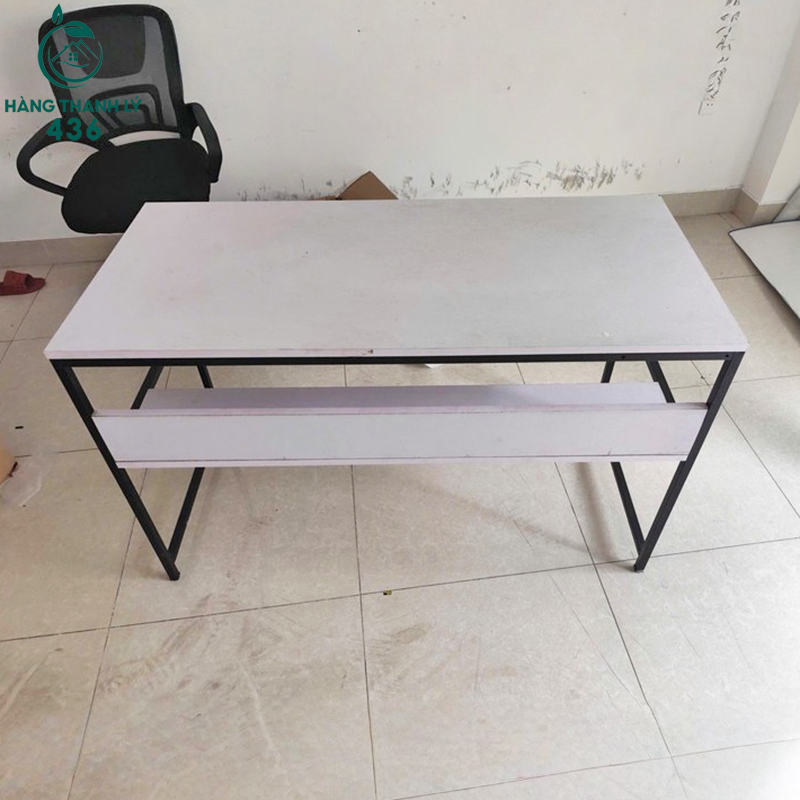 Bàn Làm Việc Cũ 1M2X55CM Khung Sắt Mặt Gỗ Màu Trắng ban-lam-viec-cu-khung-sat-mat-go-mau-trang-1 Bàn Làm Việc Cũ 1M2X55CM Khung Sắt Mặt Gỗ Màu Trắng