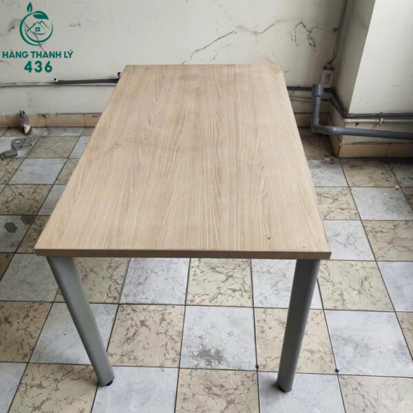 ban lam viec cu royal 1m2x70cmx75cm mat go mau sang 1