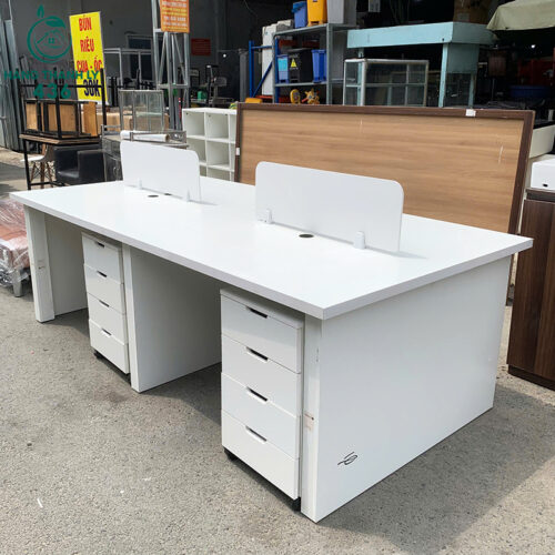 ban nhan vien cu 2m4x1m2 co vach ngan kem hoc tu 3