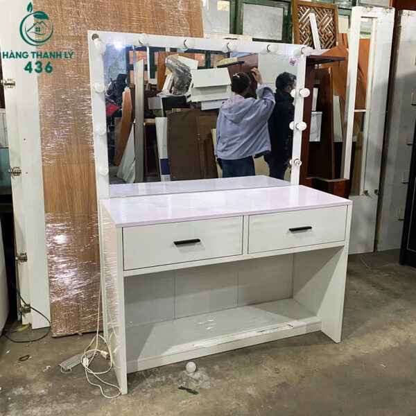 ban trang diem mau trang cu 1m2x45cmx1m6 co den led 1