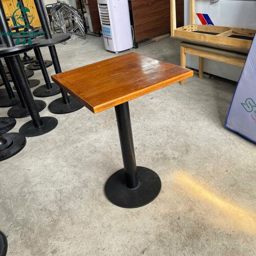 bo ban ghe cafe cu 2 ghe 1 ban chan sat 2