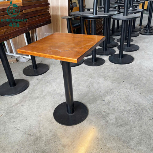 bo ban ghe cafe cu 2 ghe 1 ban chan sat 4