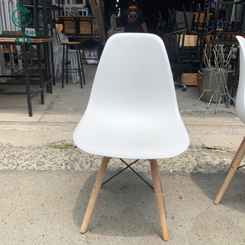 bo ban tron cu eames trang kem 3 ghe 2