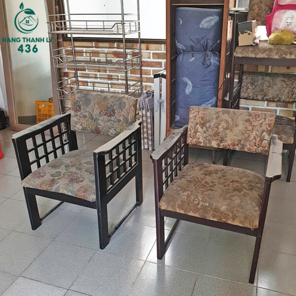 ghe-cafe-cu-khung-go-dem-boc-vai-hoa ghe cafe cu khung go dem boc vai hoa