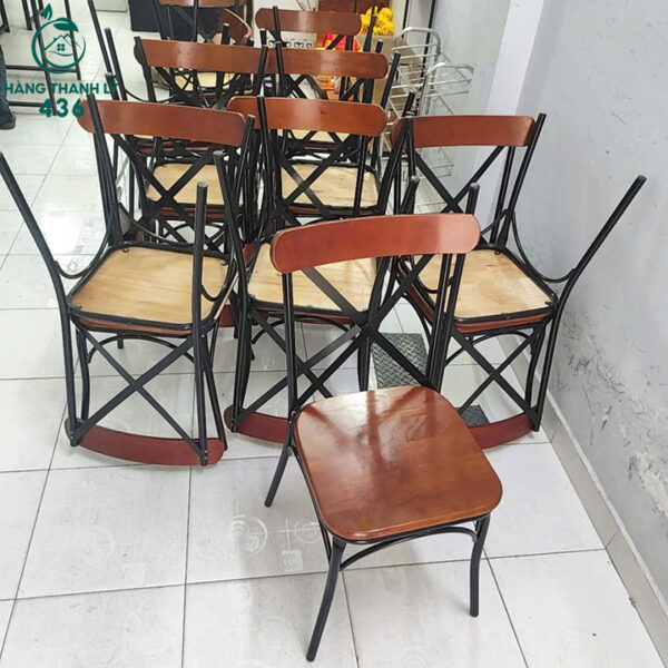 ghe cafe cu mat go chan sat lung tua chu x 1