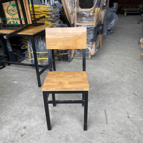 ghe quan an cu cu co lung tua 2