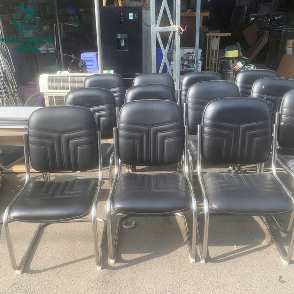 ghe van phong cu khung kim loai dem da ben 2