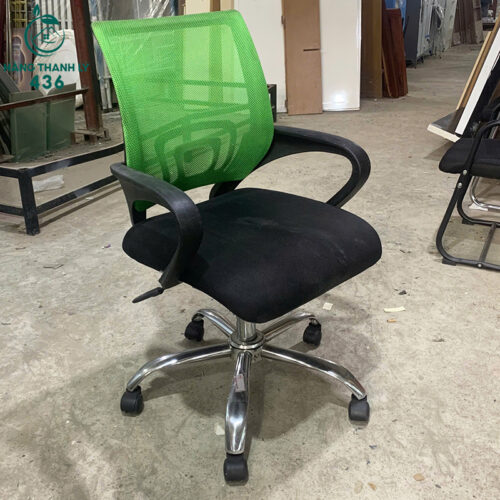 ghe xoay van phong cu lung luoi mau xanh la 1