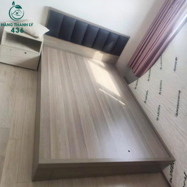 giuong ngu cu 1m4x2m dau giuong boc da 2