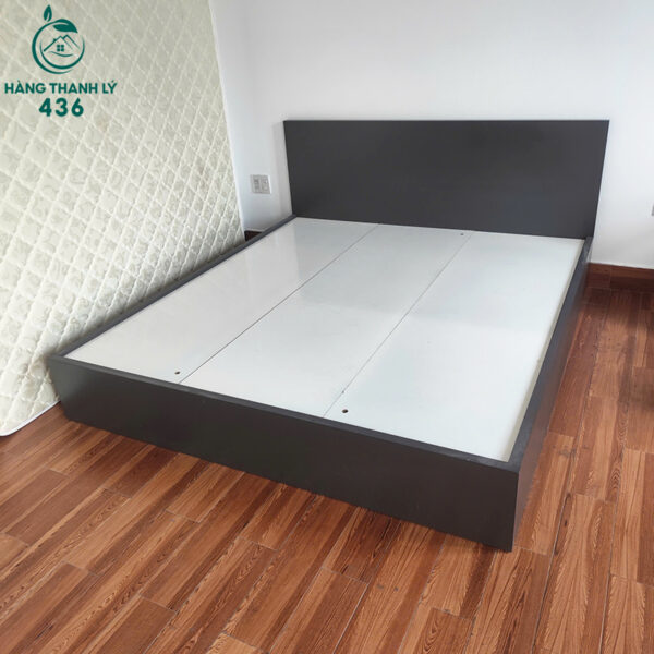 giuong ngu cu 1m8x2m go cong nghiep mau xam 2