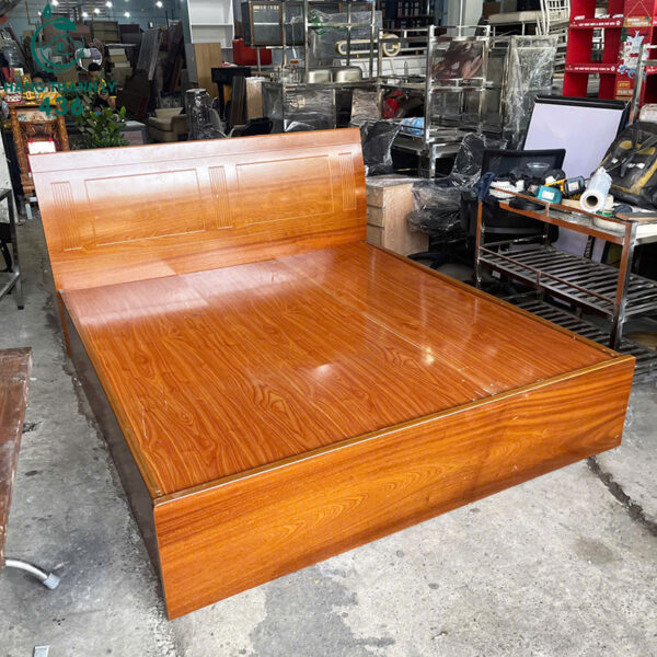 giuong ngu cu 1m8x2m mdf mau van go nau 2