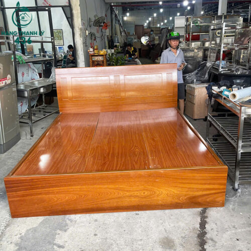 giuong ngu cu 1m8x2m mdf mau van go nau 3
