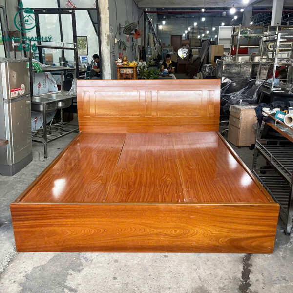 giuong ngu cu 1m8x2m mdf mau van go nau 4