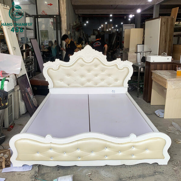 giuong ngu cu mau trang ket hop da boc 3