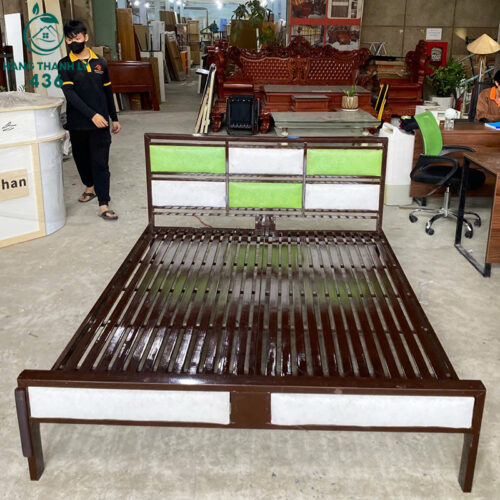 Giường Sắt Cũ 1M6X2M Màu Nâu Đầu Giường Bọc Đệm 4 giuong sat cu 1m6x2m mau nau dau giuong boc dem 4