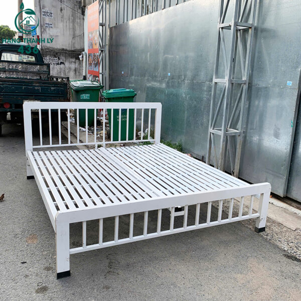 giuong sat cu 1m8x2m son tinh dien mau trang 3