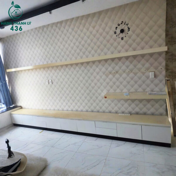 ke-tivi-cu-dang-dai-kem-ke-trang-tri-treo-tuong ke tivi cu dang dai kem ke trang tri treo tuong