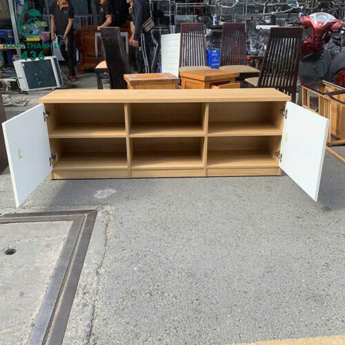 ke tivi thap cu mau trang kem van go vang thiet ke hien dai 1