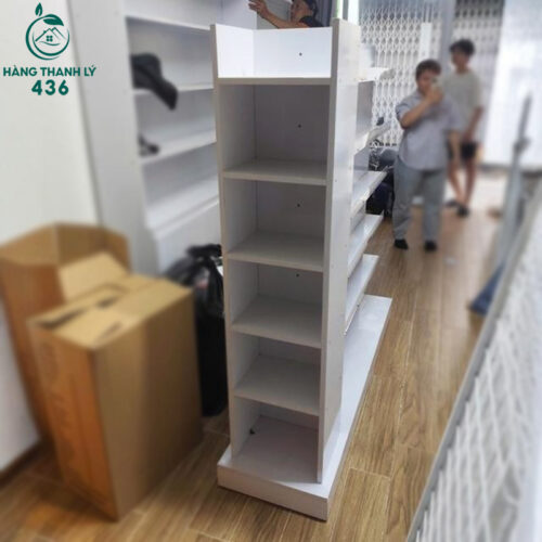 ke trung bay cu 1m5x30cmx1m5 mau trang nhieu ngan 3