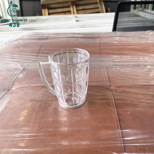 ly nhua cu mau trong de cam nam 3