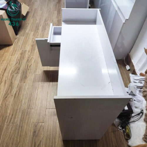 quay thu ngan cu ban go cong nghiep mau trang 3