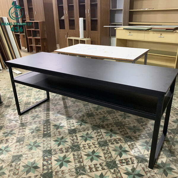 thanh ly ban lam viec 1m8x60cmx75cm mat go chan sat 3