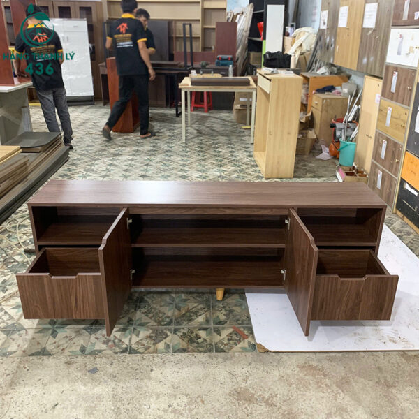 thanh ly ke tivi 1m8x60cmx35cm 2 canh van go nau moi 99 2