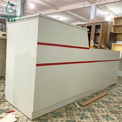 Thanh Lý Quầy Lễ Tân 2M4X1MX60CMX75CM Màu Trắng Phối Chỉ Đỏ 5 thanh ly quay le tan 2m4x1mx60cmx75cm mau trang phoi chi do 4