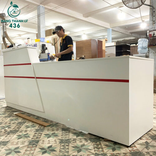 Thanh Lý Quầy Lễ Tân 2M4X1MX60CMX75CM Màu Trắng Phối Chỉ Đỏ 4 thanh ly quay le tan 2m4x1mx60cmx75cm mau trang phoi chi do 5