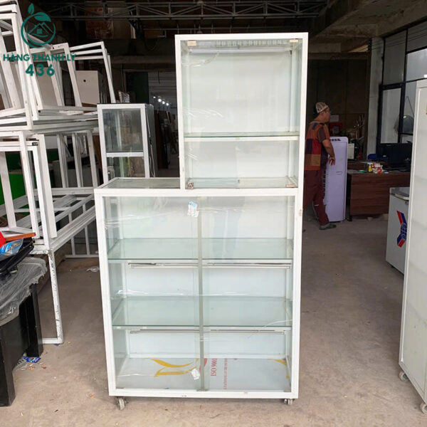 tu kinh cu 1m07x42cmx2m nhieu tang co banh xe di chuyen 3