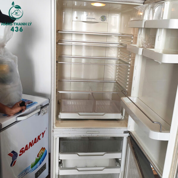 tu lanh cu 2 mau bac sang trong 1