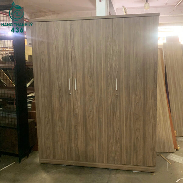 tu quan ao cu 1m6x2m mau nau van go sang trong 1