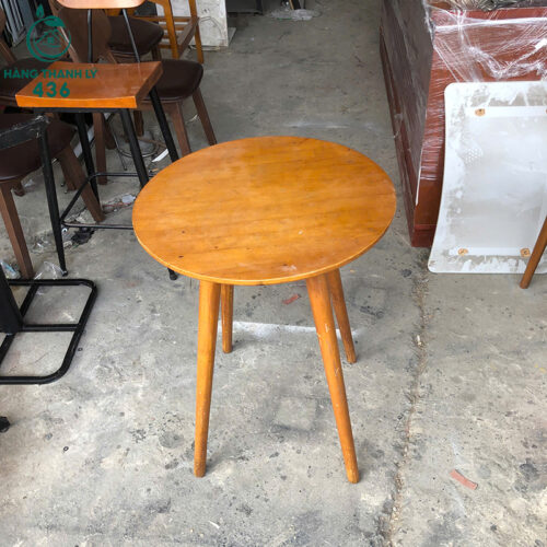 ban cafe go cu mat tron chan cao xinh xan 1