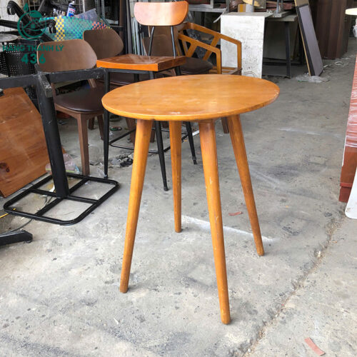 ban cafe go cu mat tron chan cao xinh xan 2