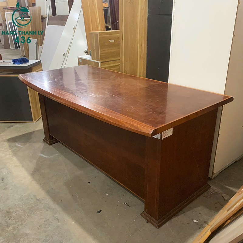 Bàn Giám Đốc Gỗ 1M8X90CM Màu Nâu Đỏ Sang Trọng Cũ ban-giam-doc-go-1m8x90cm-mau-nau-do-sang-trong-cu-1 Bàn Giám Đốc Gỗ 1M8X90CM Màu Nâu Đỏ Sang Trọng Cũ