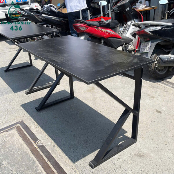 ban lam viec chan sat chu x cu 2