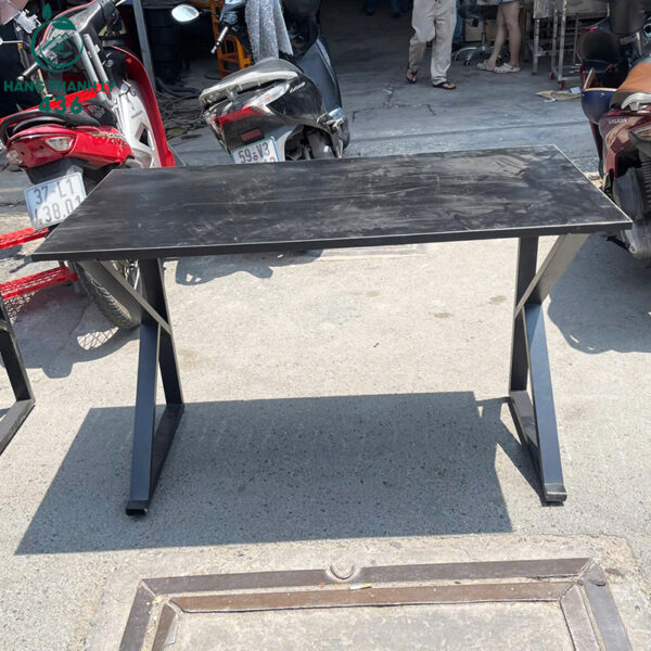 ban lam viec chan sat chu x cu 3