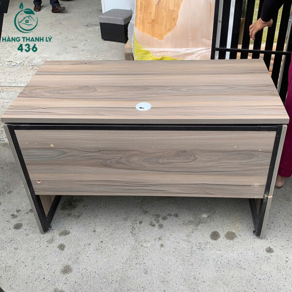 ban lam viec cu 1m2x60cm van go dep 2