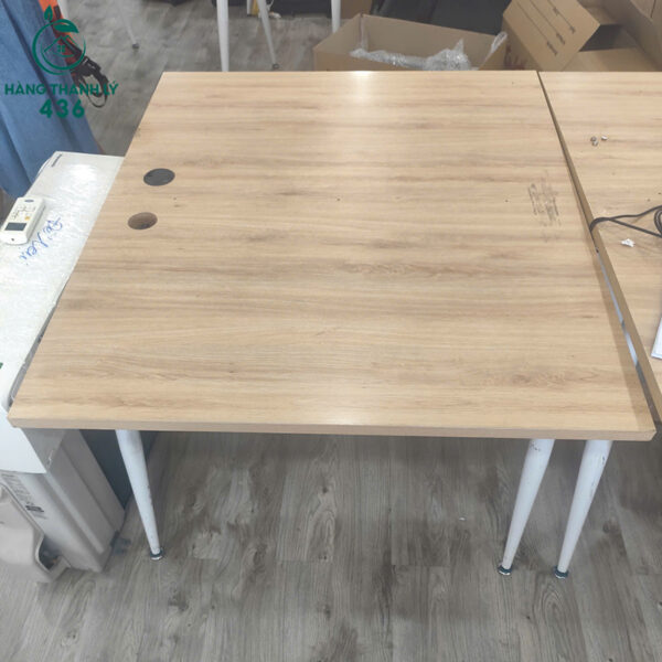 ban lam viec go cu 1mx60cm chan sat ong mau trang