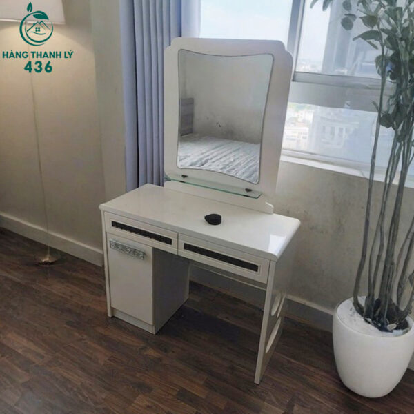 ban phan cu mau trang mat kinh co hoc tu