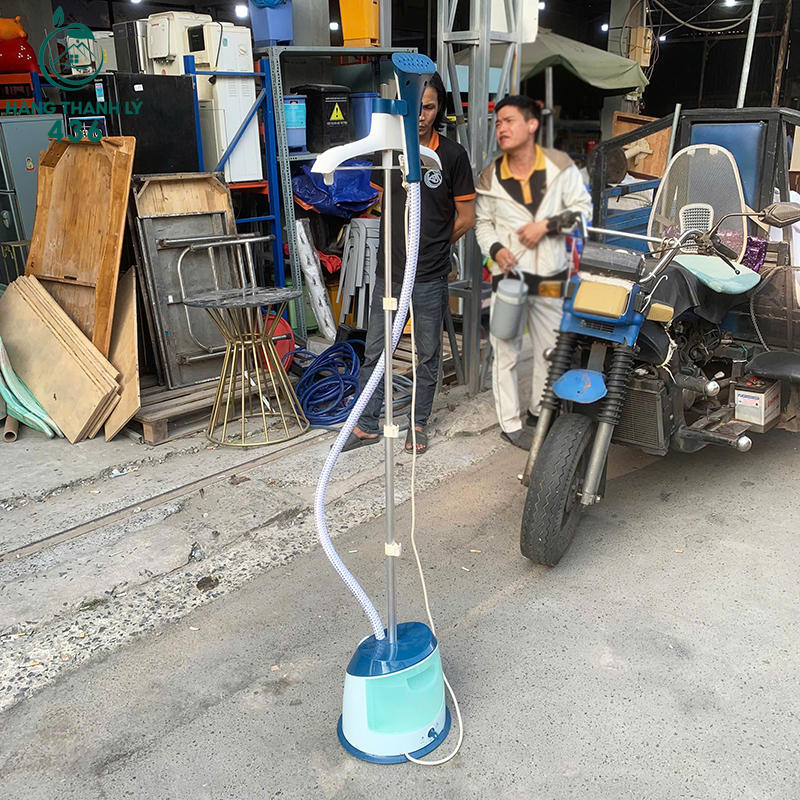 Bàn Ủi Hơi Nước Đứng Cũ Màu Xanh Trắng ban-ui-hoi-nuoc-dung-cu-mau-xanh-trang-4 Bàn Ủi Hơi Nước Đứng Cũ Màu Xanh Trắng