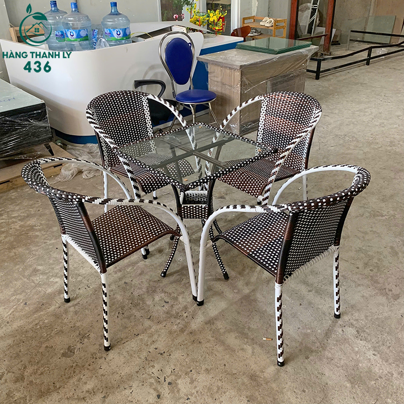 bo-ban-3-ghe-may-nhua-trang-den-moi-99-7 Thanh Lý Bộ Bàn 4 Ghế Mây Nhựa Trắng Đen Mới 99%