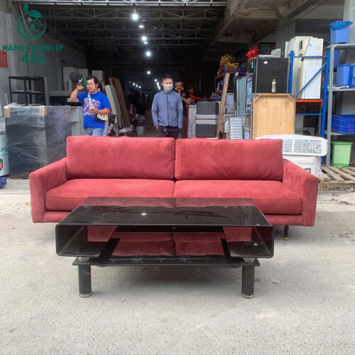 bo sofa phong khach boc nem cu mau do kem ban kinh 1