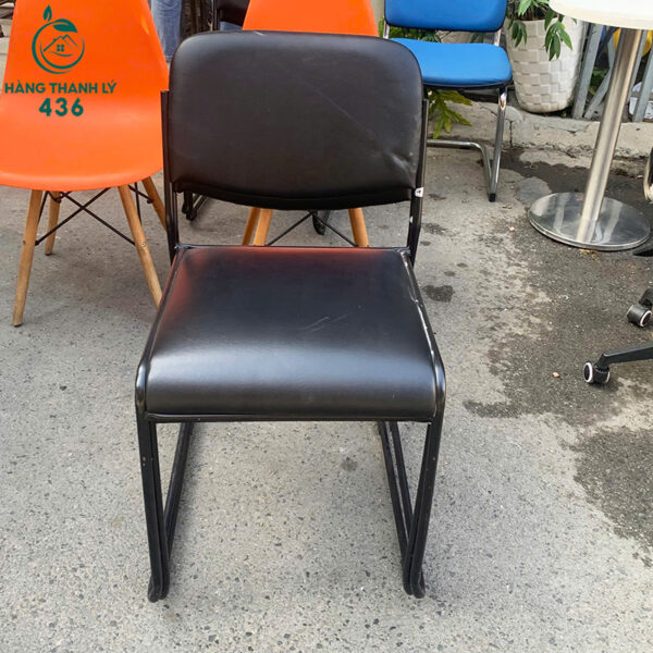 ghe chan quy cu boc da den sang trong 2