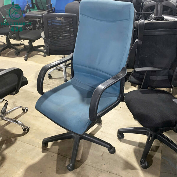 ghe lam viec cu boc vai mau xanh co tay vinh 1